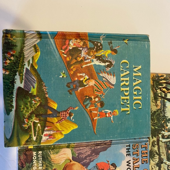 Books - Picture 3 of 4